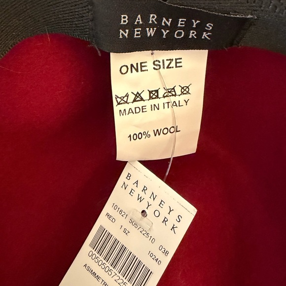 Barney’s New York red 100% wool hat. With red & black ribbon accent - Picture 7 of 7